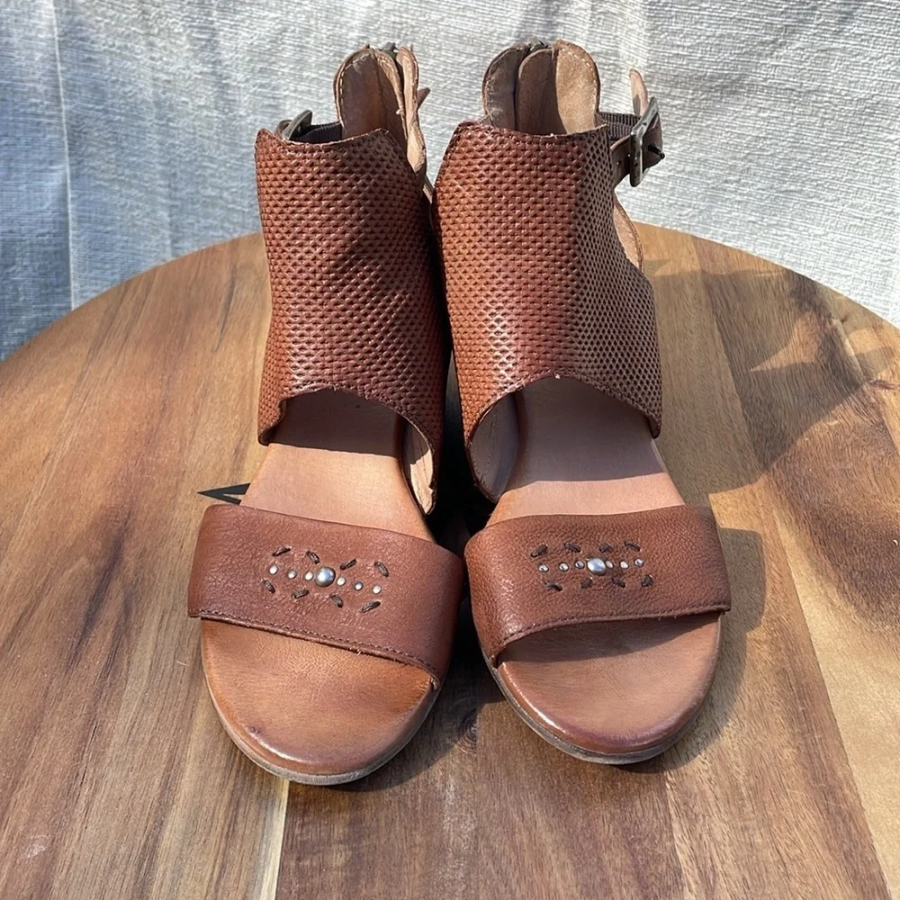 Miz Mooz Women’s Caribe Leather Cutout Sandals Brandy/Brown/Tan Size 38